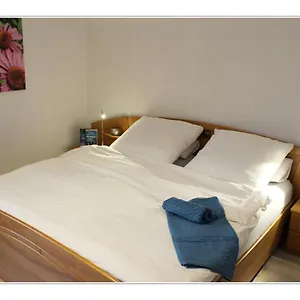 Apartment Ferienwohnung Am Schlehbach, Offingen
